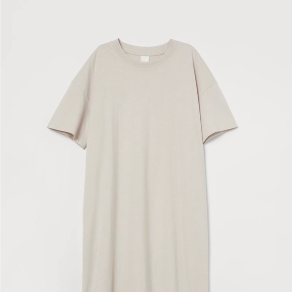 H&M Dresses & Skirts - H&M Calf-Length T-Shirt Dress